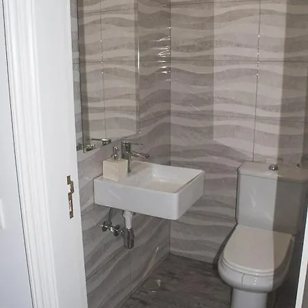 Moradia T2 Duplex Entre Ofir E *